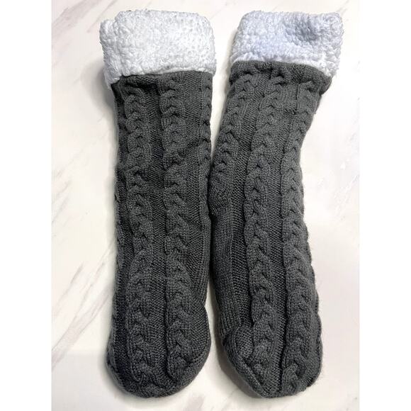 Huggle Premium Fleece Slipper Socks Non-Slip Grey As Seen on TV Cable Knit - Picture 2 of 5